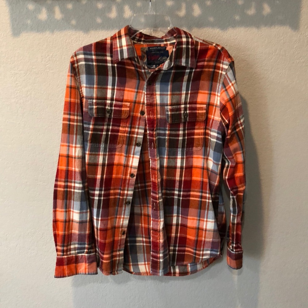 Men’s flannel button up